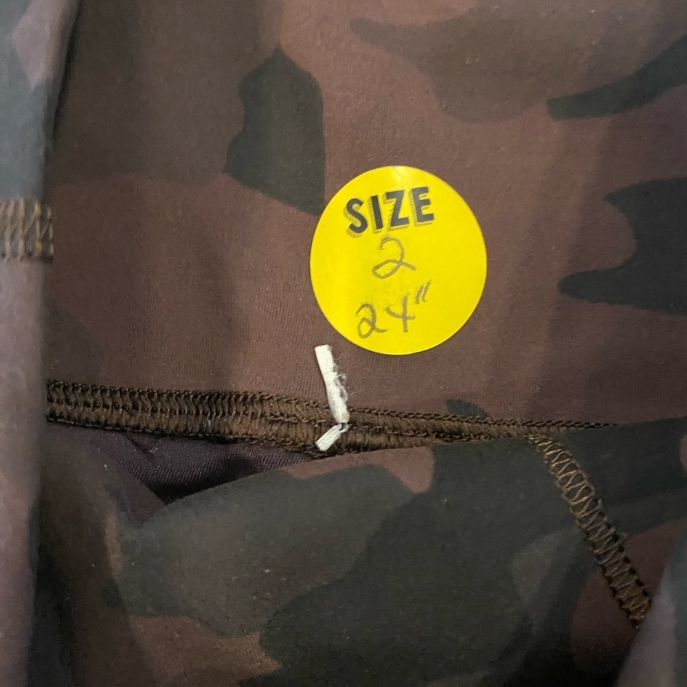 Lululemon Invigorate High-Rise Legging Stretchable Tight Camo Print Women's 2 - Picture 4 of 5